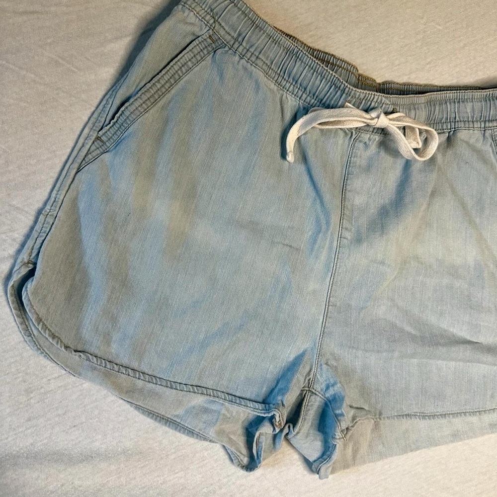 Roots Canada lightweight denim tie waist shorts size M